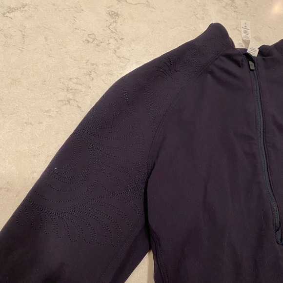 Lululemon navy blue half zip pullover - Picture 11 of 13